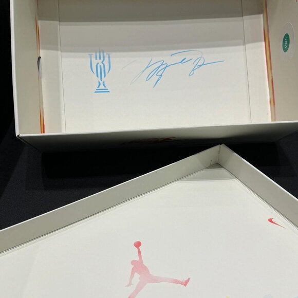 Jordan 1 Retro Low OG Trophy Room Rookie Card Away-FN0432-100-Men 10 - Picture 9 of 11